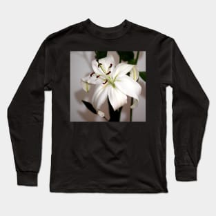 White Lily in Macro Long Sleeve T-Shirt